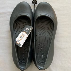 NWT Women’s Crocs Flats